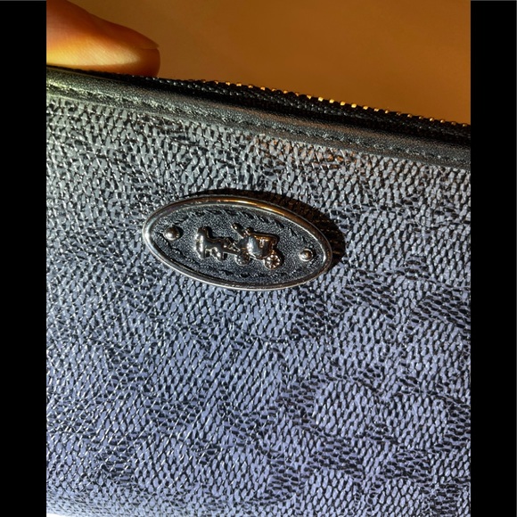 Coach’s Signature C Pattern Wristlet - Picture 9 of 11